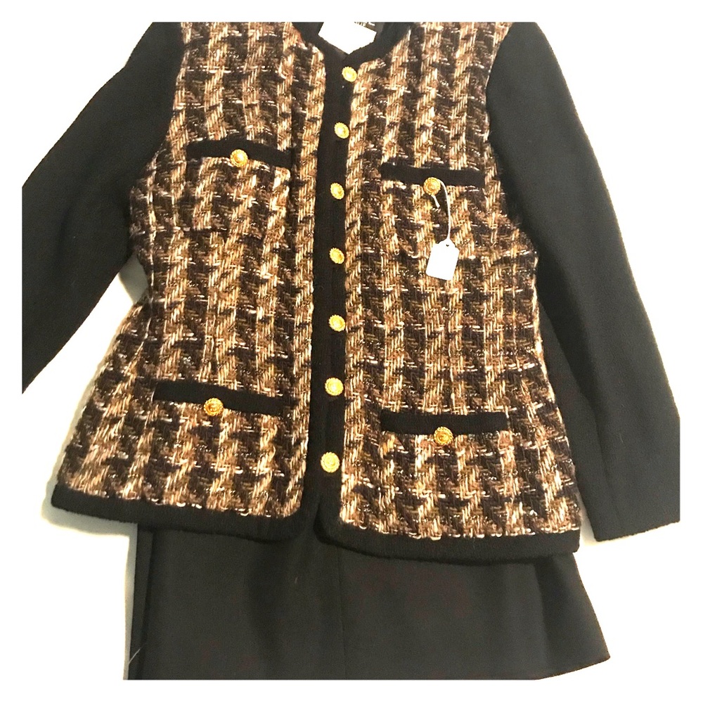 Vintage  Authentic Chanel Tweed Wool Skirt Suit